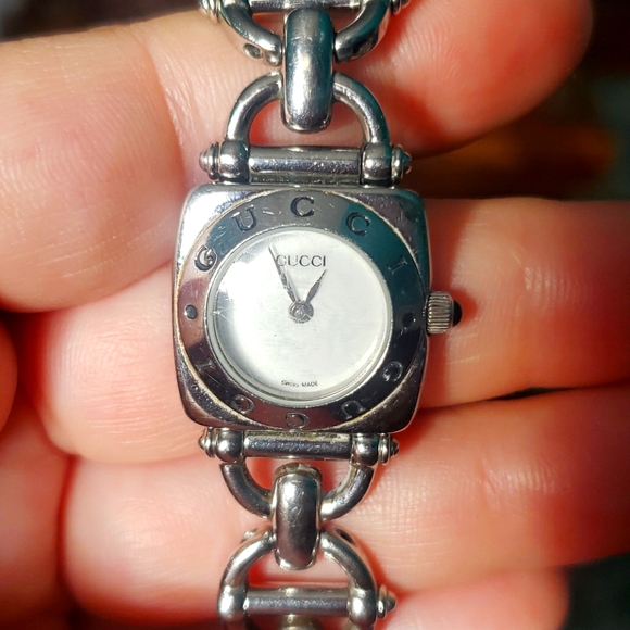 Authentic Vintage Gucci Stainless Steel Bracelet Watch - Picture 2 of 5